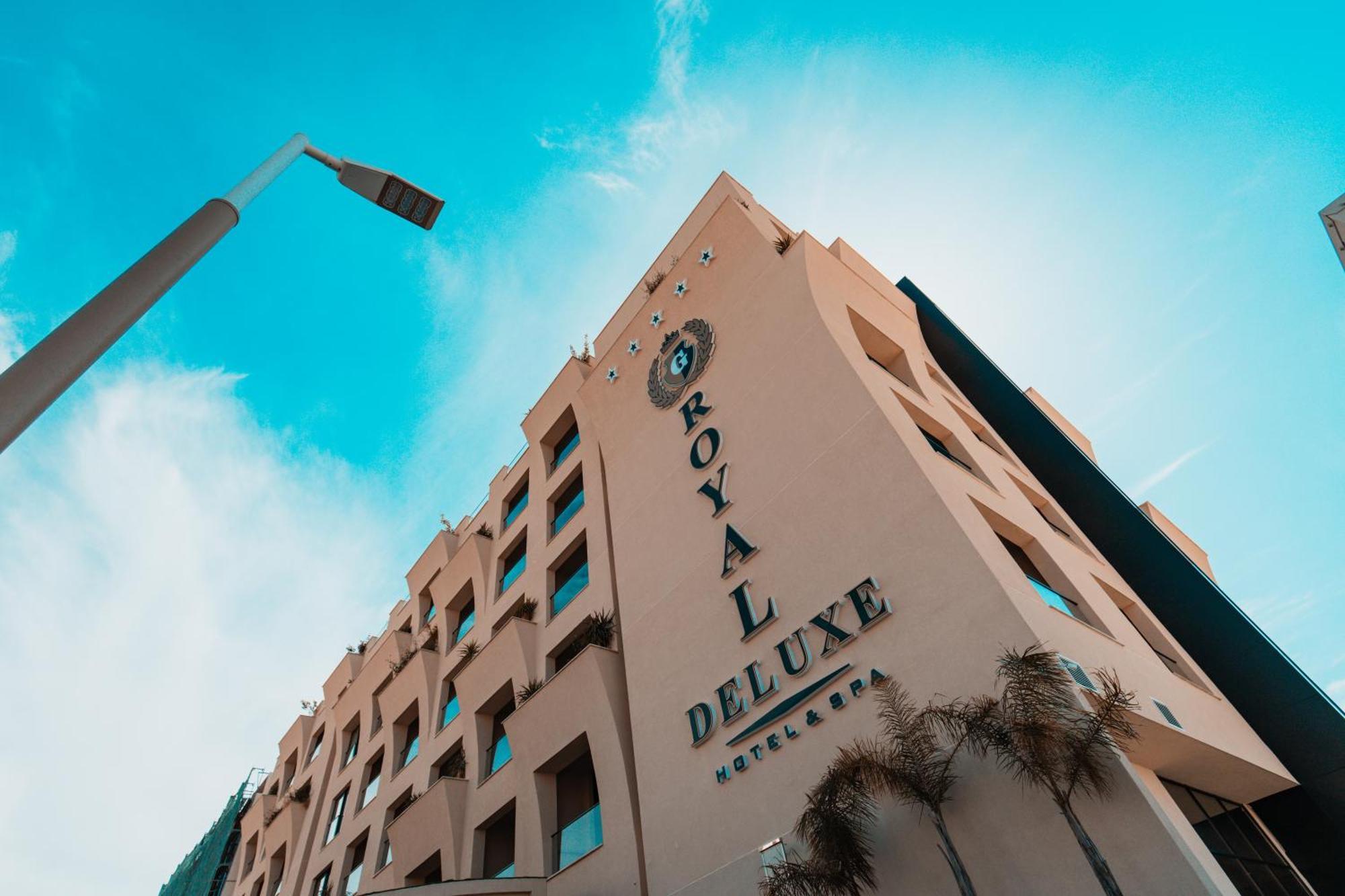 Royal G Deluxe Hotel Škalngur Kültér fotó