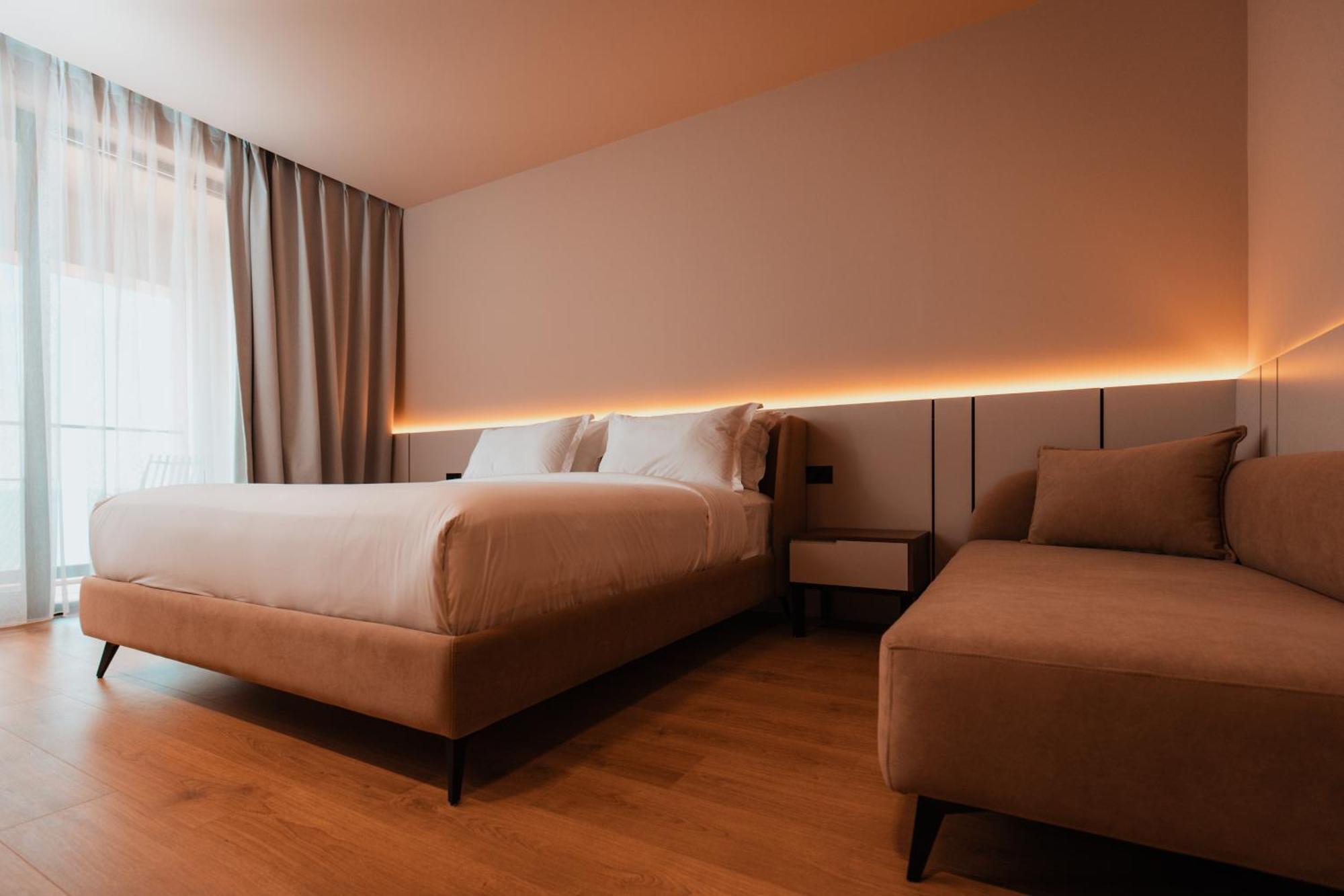 Royal G Deluxe Hotel Škalngur Kültér fotó